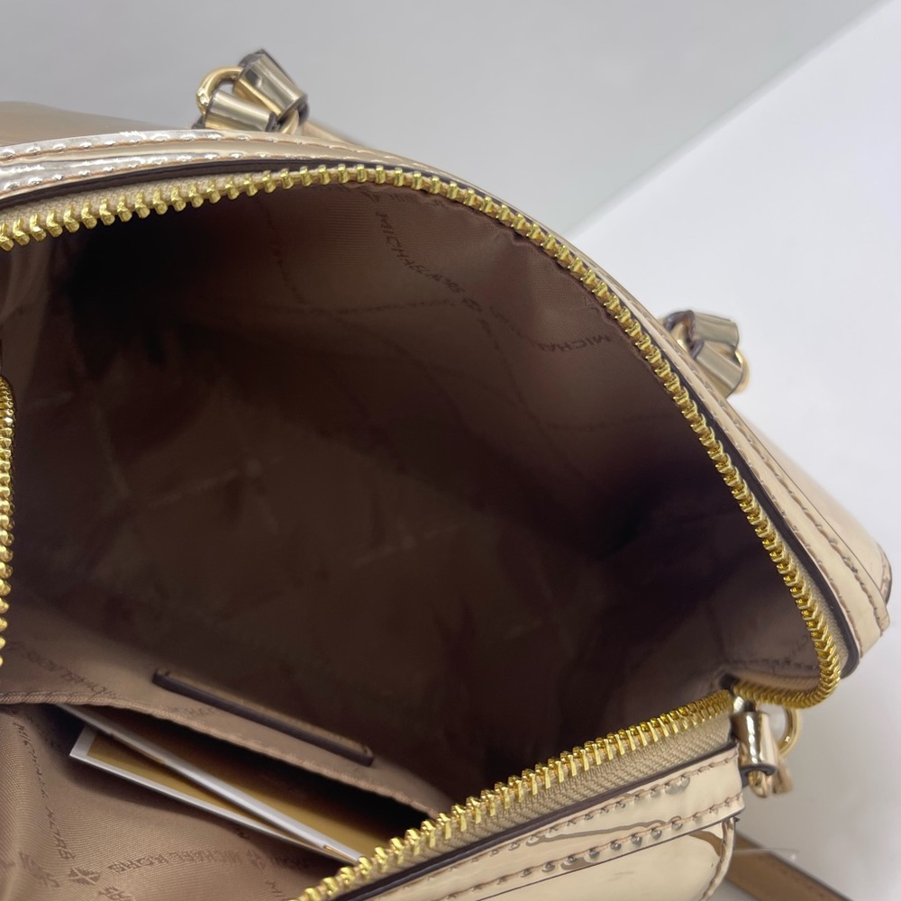 MICHAEL KORS Jet Set Sm Metallic Convertible Crossbody Duffle XBODY
Pale Gold - Picture 15 of 16